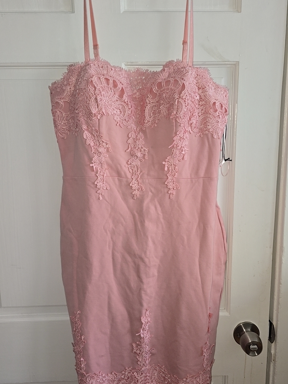 Pink Lace Appliqué Spaghetti Strap Dress